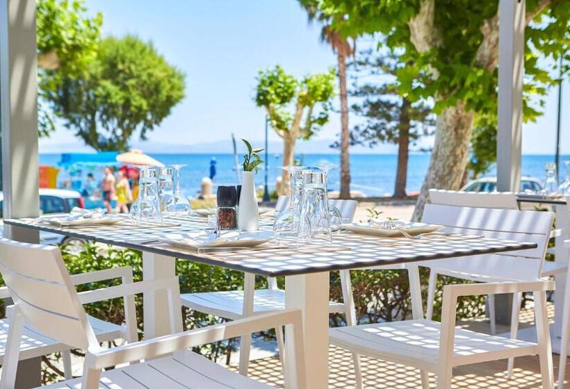 オーシャンビュースタンダードルーム, Triton Boutique