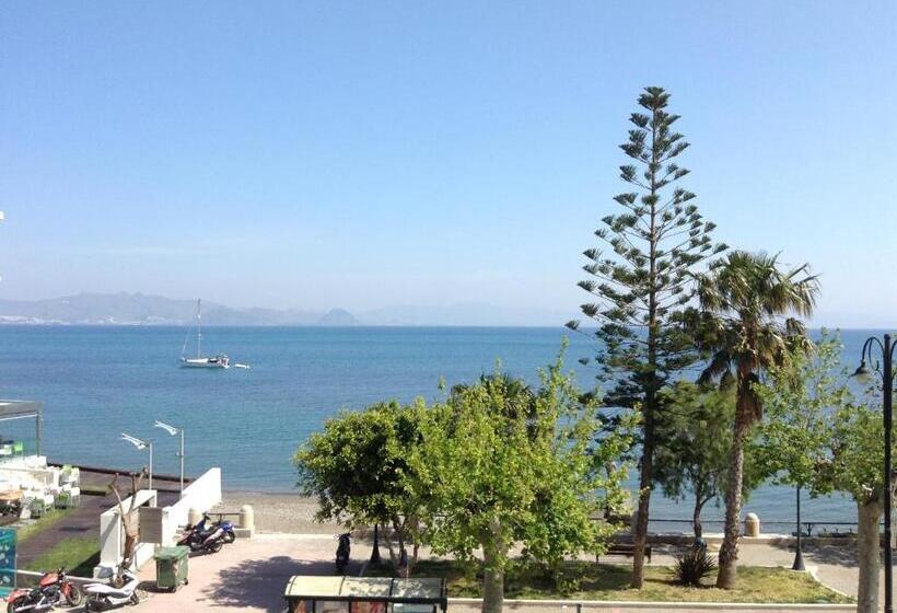 オーシャンビュースタンダードルーム, Triton Boutique