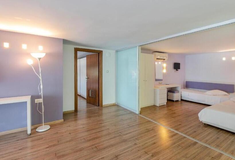 2 Bedrooms Suite Sea View, Triton Boutique