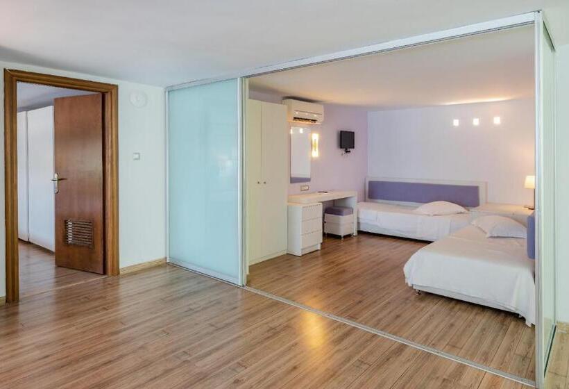 2 Bedrooms Suite Sea View, Triton Boutique