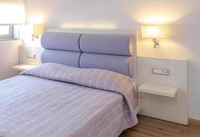 2 Bedrooms Suite Sea View, Triton Boutique