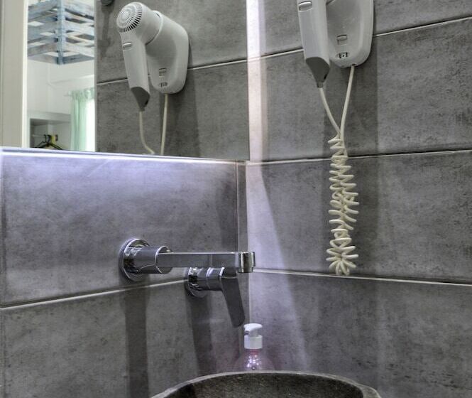 标准工作室, Villa Valvis