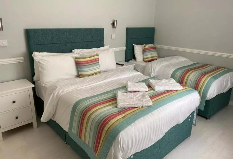 اتاق خانوادگی, Waters Edge Hotel Torquay
