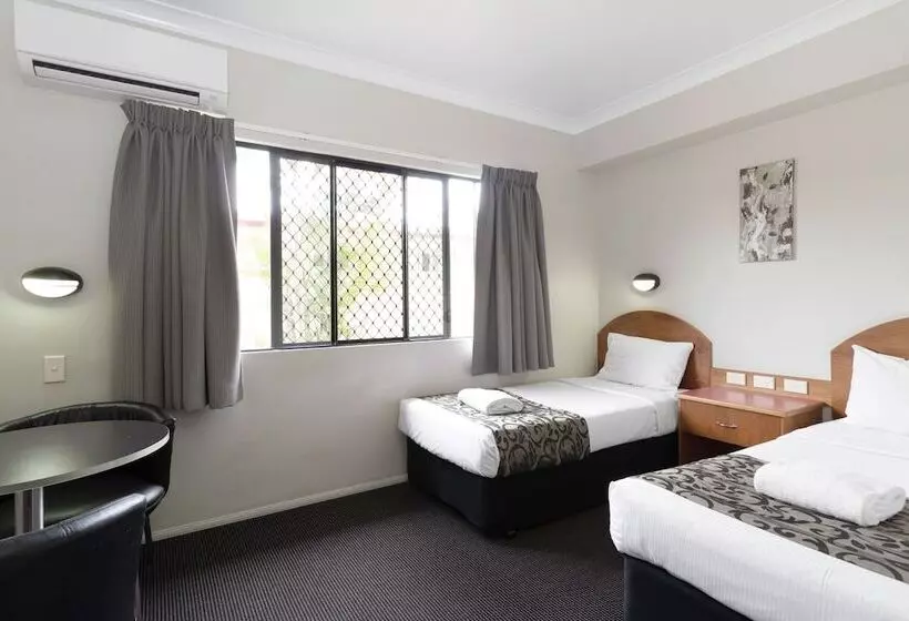 اتاق خانوادگی, Mackay Resort Motel