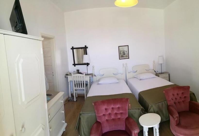 חדר סטנדרט נוף לים עם מרפסת, Pensao Residencial Vila Teresinha