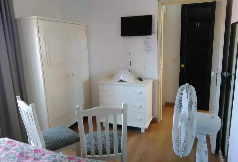 اتاق استاندارد یک نفره, Pensao Residencial Vila Teresinha