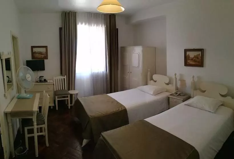 اتاق استاندارد با بالکن و چشم‌انداز دریا, Pensao Residencial Vila Teresinha