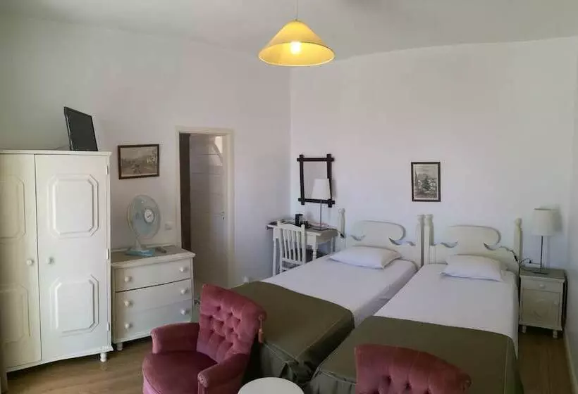 اتاق استاندارد با بالکن و چشم‌انداز دریا, Pensao Residencial Vila Teresinha