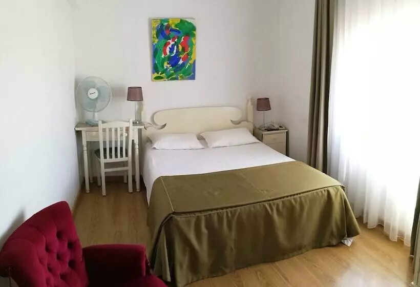 اتاق استاندارد با چشم‌انداز دریا, Pensao Residencial Vila Teresinha
