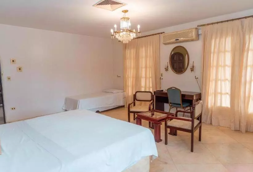 اتاق سوپریور چهار تخته, Casa Blanca