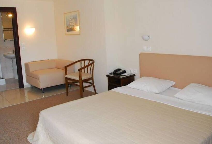 Номер Стандарт Трехместный, Saint George Hotel