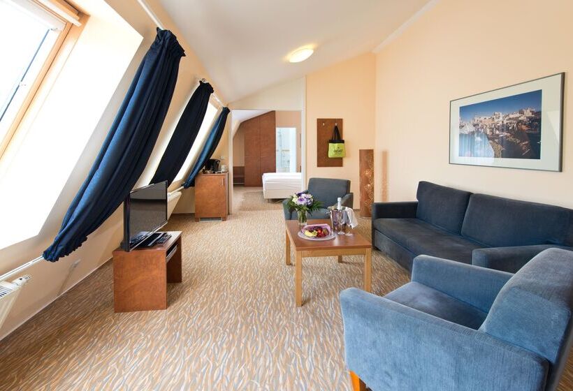 جناح, Achat Hotel Buchholz Hamburg