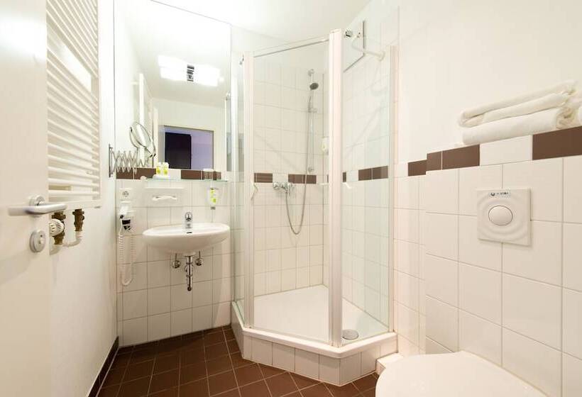 جناح جونيور, Achat Hotel Buchholz Hamburg