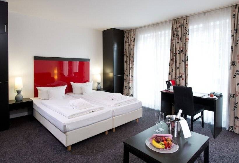 جناح جونيور, Achat Hotel Buchholz Hamburg