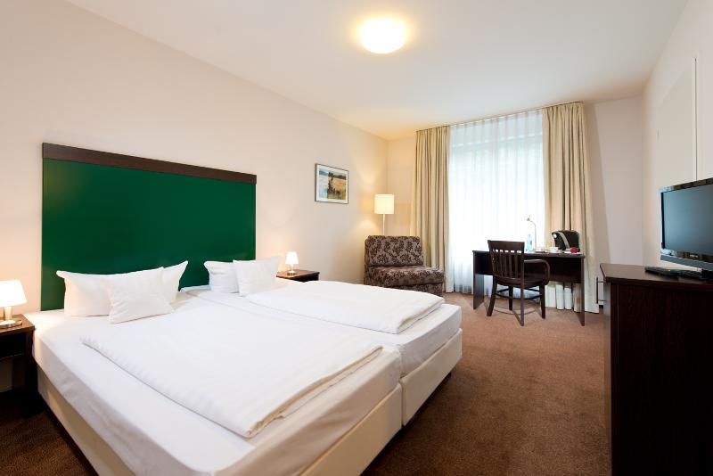 جناح جونيور, Achat Hotel Buchholz Hamburg