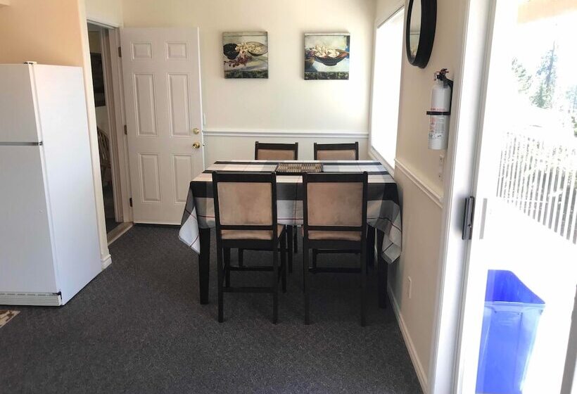 Люкс Deluxe 2 Спальни, Acker Vacation Homes & Suites