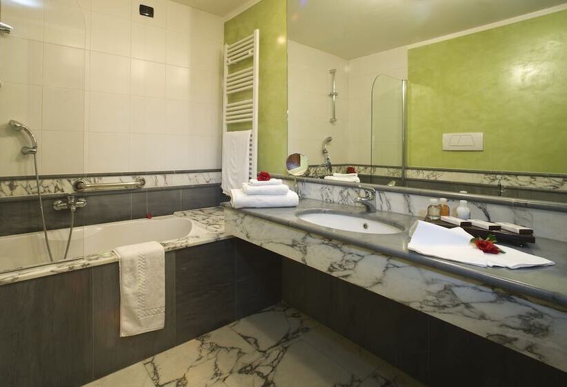 Quarto Deluxe, Albergo Dell Agenzia