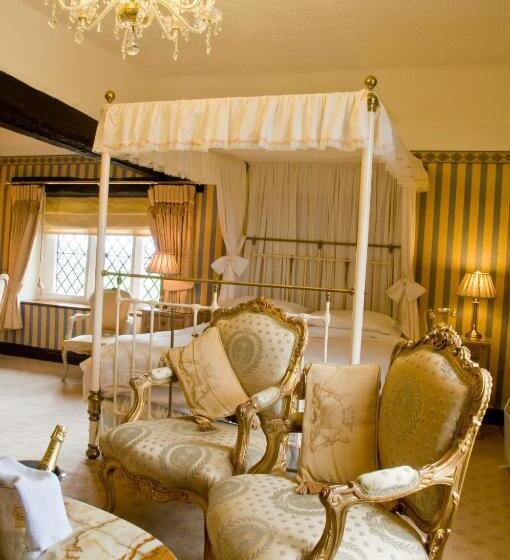 デラックススイート, Albright Hussey Manor