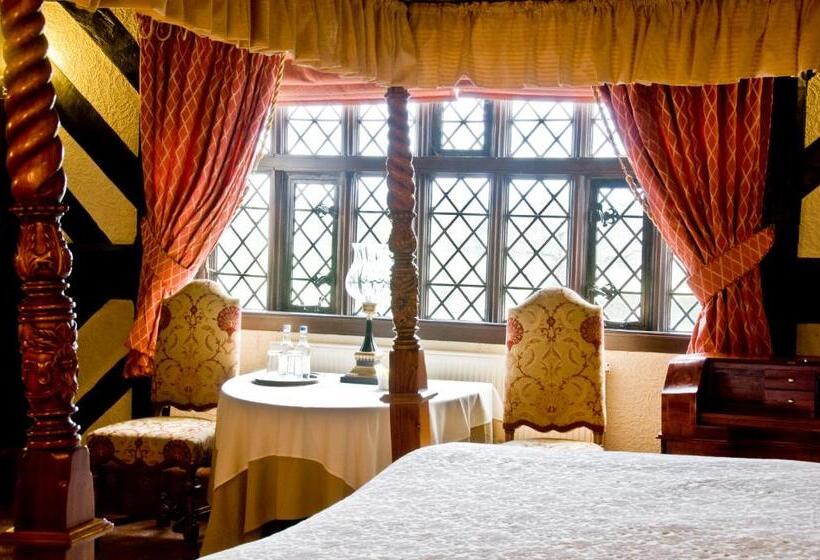 デラックススイート, Albright Hussey Manor