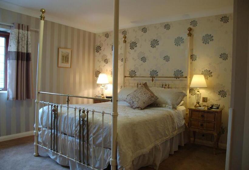 Family Suite, Albright Hussey Manor