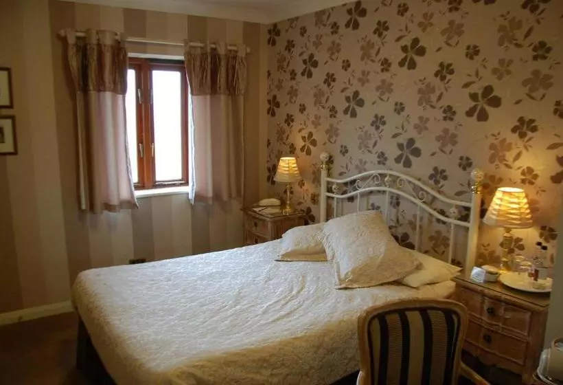 ビジネスルーム, Albright Hussey Manor