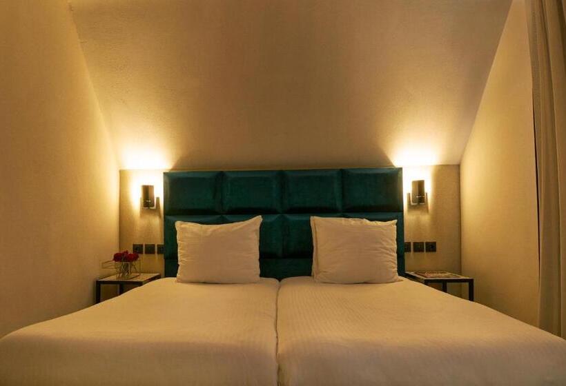 غرفة قياسية, Alp De Veenen