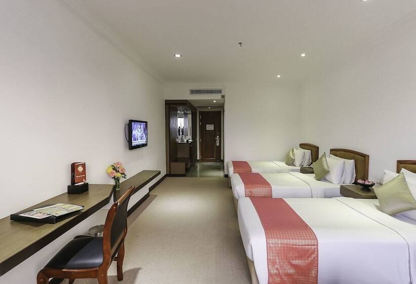 スーペリアトリプルルーム, Angkor Howard