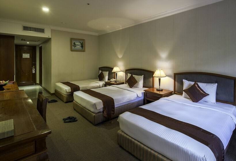 スーペリアトリプルルーム, Angkor Howard