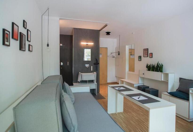 标准单人间, Arcadeon