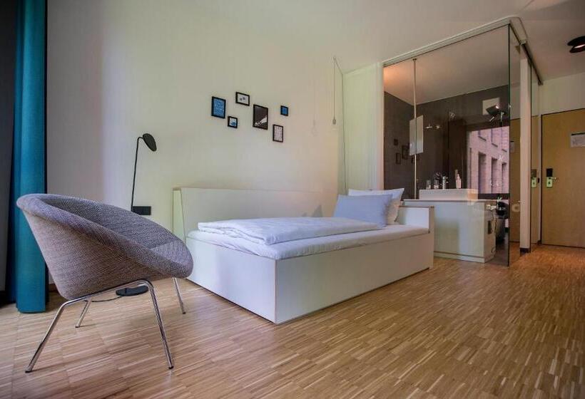 标准单人间, Arcadeon