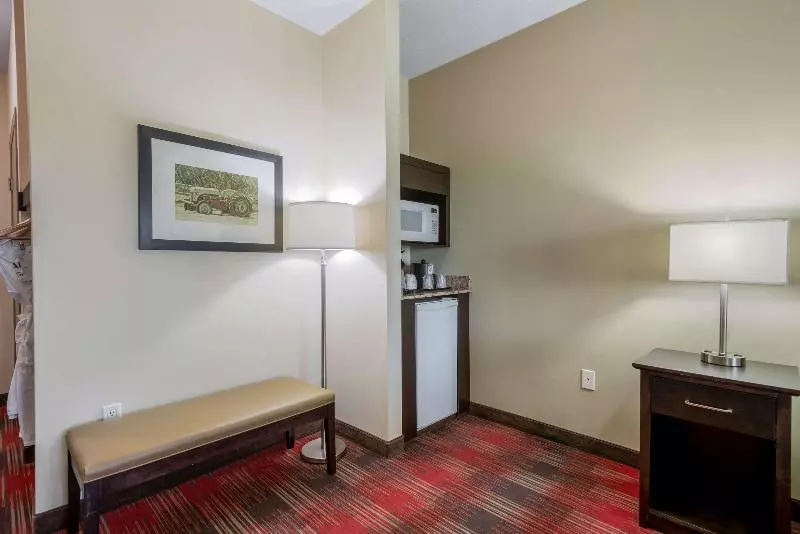 سوییت, Best Western Plus Red Deer Inn & Suite