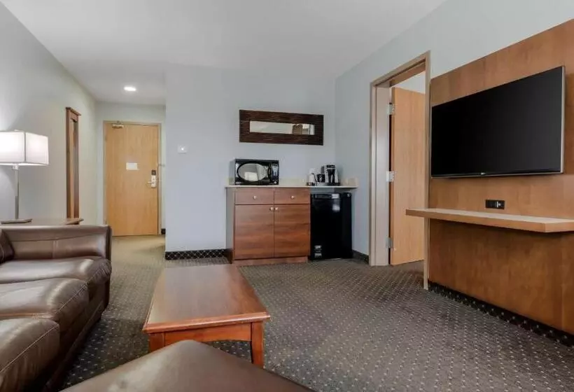 キングサイズベッドのスタンダードルーム, Best Western Plus Woodstock Hotel Conference Centre