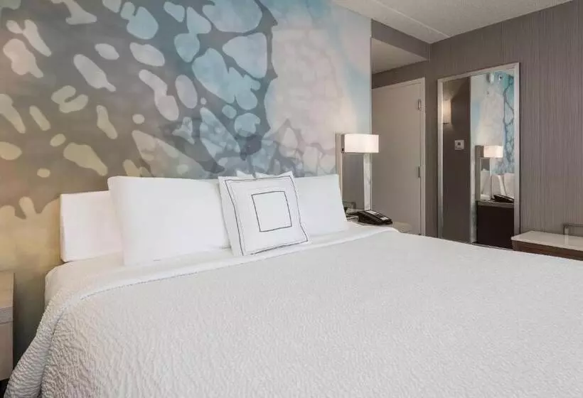 キングサイズベッドのスタンダードルーム, Courtyard By Marriott Toronto Vaughan