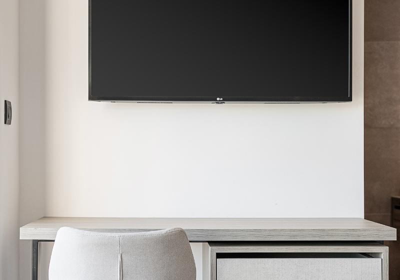 חדר סטנדרט, The Grand Burstin