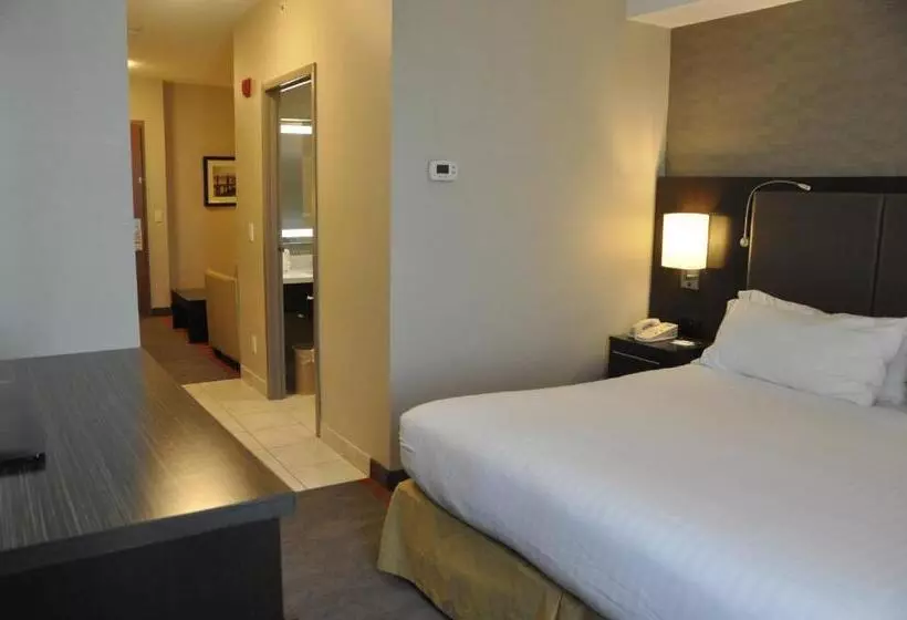 Sviitti King-vuode, Holiday Inn Express Hotel & Suites Barrie, An Ihg