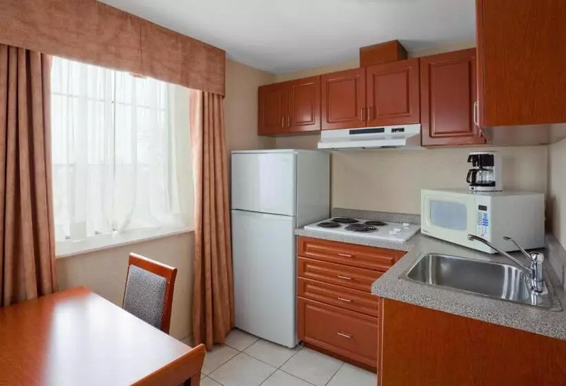 Deluxe-huone, Holiday Inn Express Hotel & Suites Barrie, An Ihg