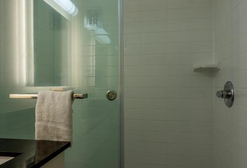 غرفة قياسية سرير كينج, Motel 6 Sault Ste. Marie, On