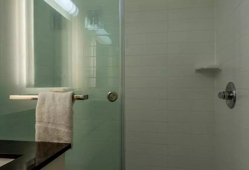اتاق استاندارد با تخت بزرگ, Motel 6 Sault Ste. Marie, On