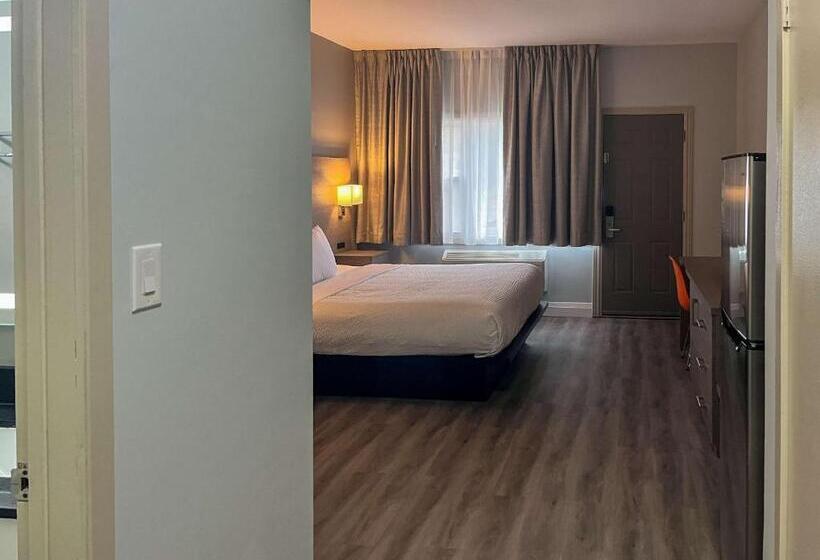 غرفة قياسية سرير كينج, Motel 6 Sault Ste. Marie, On