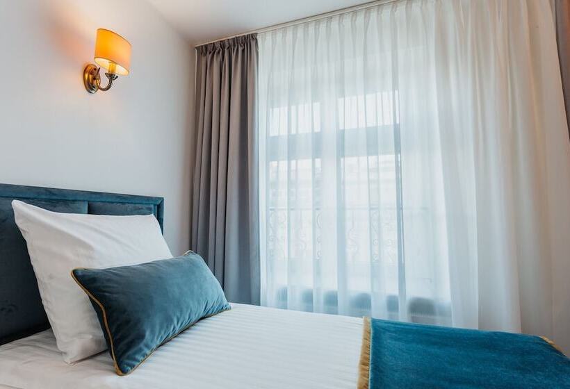 スタンダードシングルルーム, Jan