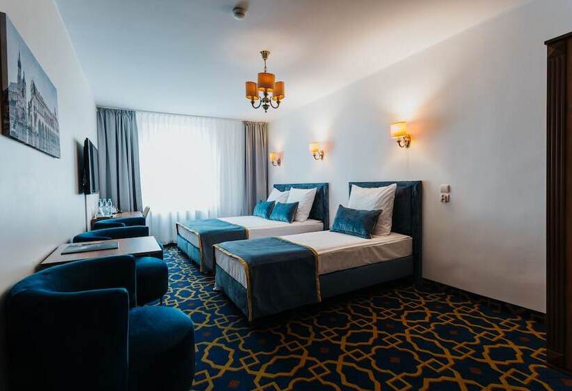 デラックスルーム, Jan