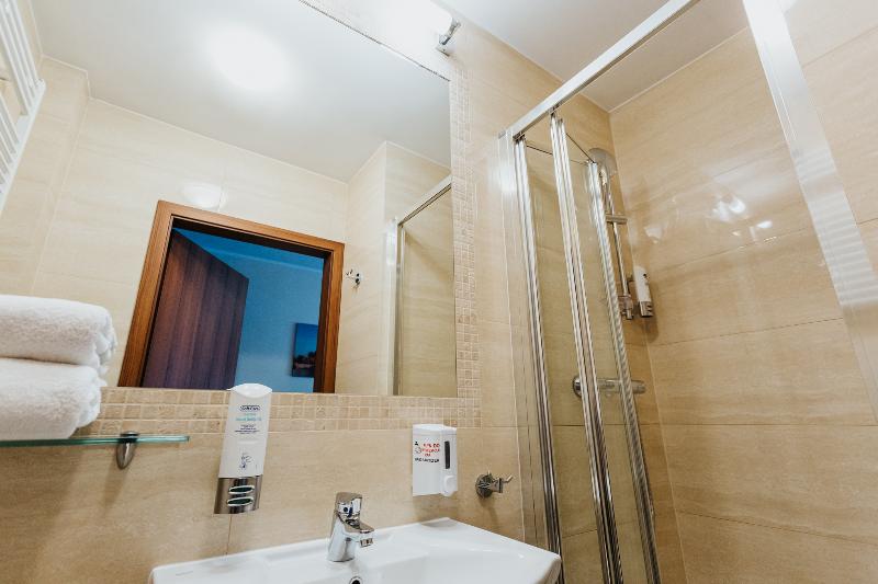 スタンダードシングルルーム, Jan