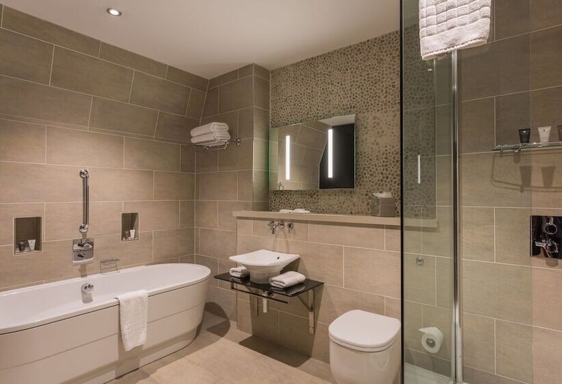 غرفة سوبيريور, Le Monde