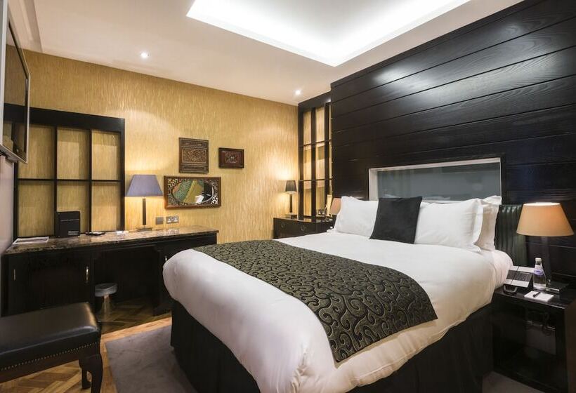 غرفة سوبيريور, Le Monde