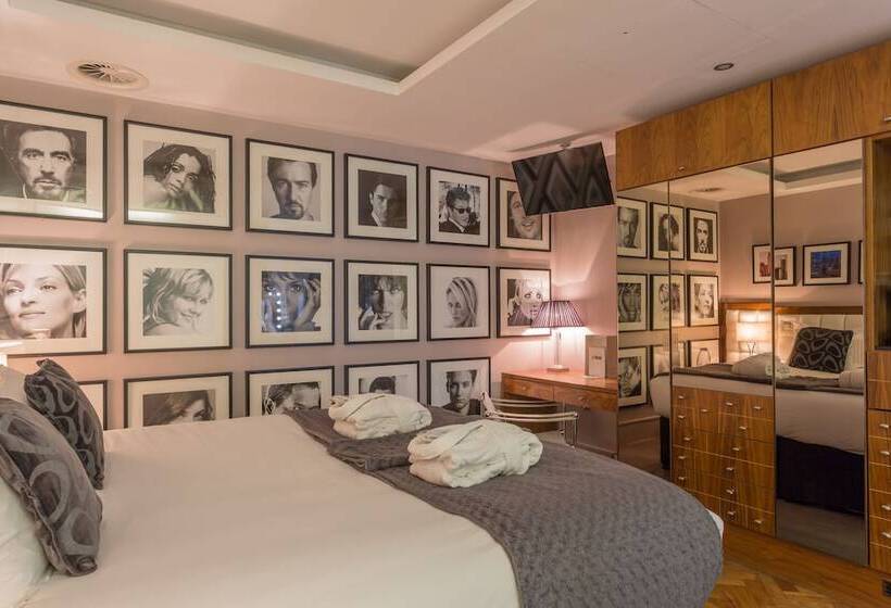 جناح جونيور, Le Monde