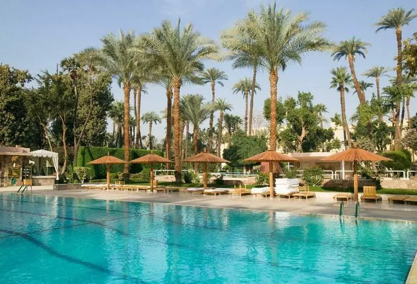سوییت پرستیژ, Pavillon Winter Luxor