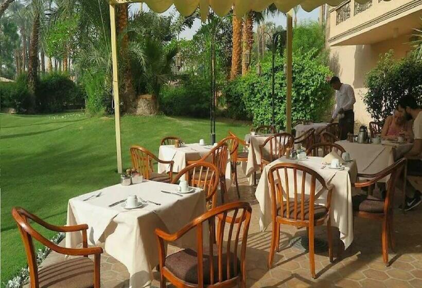 سوییت پرستیژ, Pavillon Winter Luxor