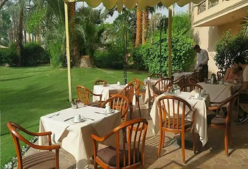 سوییت پرستیژ, Pavillon Winter Luxor