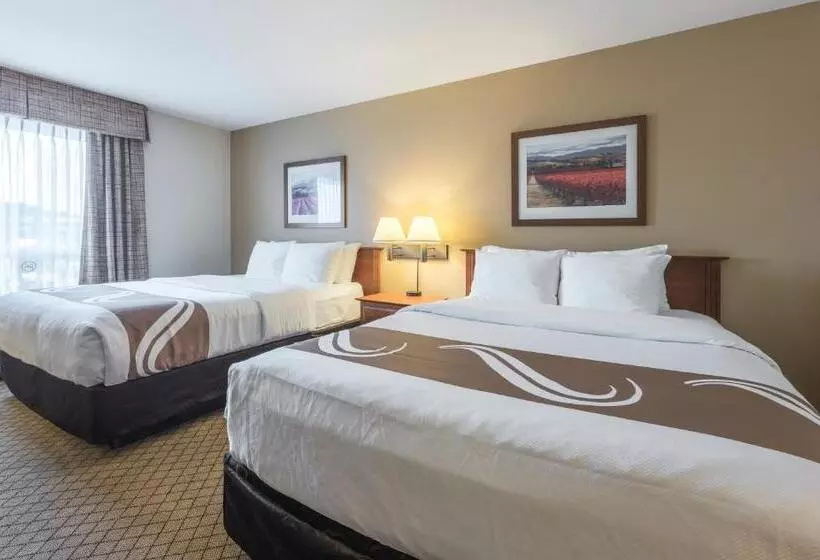 اتاق استاندارد با وان آب گرم, Quality Inn Airport