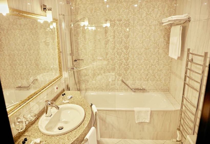 Номер Superior, Ring Premier